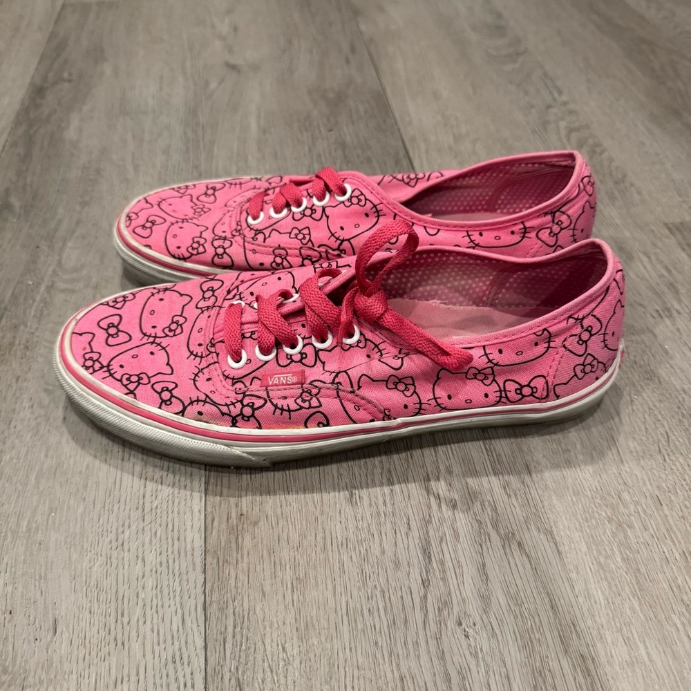VANS Old Skool Hello Kitty Women's Low Top Sneakers, Size 10, Pink And Black - Picture 4 of 7